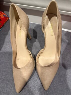 Nine West Nude Textured Pointed-Toe Stiletto Pumps